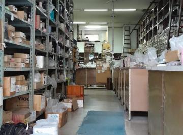 Local comercial de 8 ambientes, Villa Crespo · Alquiler Local Comercial con Oficinas y Cocheras