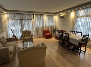 Casa · 393m² · 7 Ambientes · 1 Cochera · Venta de Casa en Residencial Velez Sarsfield