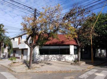 Local comercial , Ciudad de Santa Fe · Local en Esquina en Pleno Barrio Candioti. Al Frente y Vidriado de 75 m² con Baño. Medidas Aprox.: