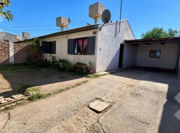 Casa · 85m² · 5 Ambientes · 2 Cocheras · Venta Casa de 3 Dorm. en Barrio Sarmiento, Centenario, Neuquén.
