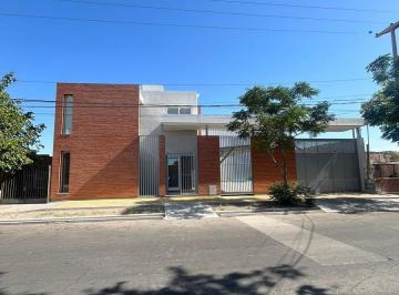 Local comercial · 919m² · 6 Ambientes · 5 Cocheras · Galponcon Oficinas en Calle Falucho