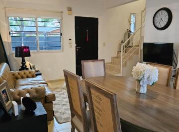 Casa · 65m² · 3 Ambientes · 1 Cochera · Dúplex 3 Ambientes en Venta en Ituzaingó