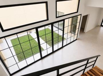 Casa · 244m² · 6 Ambientes · 5 Cocheras · Casa 6 Ambientes en Martínez a Estrenar