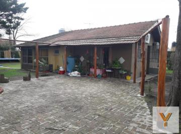 Casa · 110m² · 3 Ambientes · 2 Cocheras · Casa en Venta - 2 Dorm. - 150 m² - Lote 629 m 2 - Centro Agricola El Pato