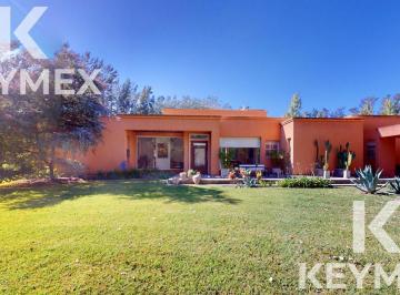 Casa · 180m² · 7 Ambientes · 2 Cocheras · Venta Casa 4 Dorm. en Campos de Roca
