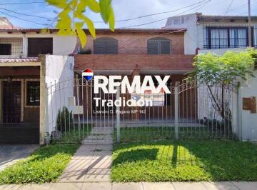 Casa · 120m² · 4 Ambientes · Casa en Venta 3 Dorm. Barrio Los Troncos