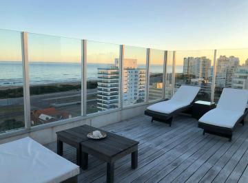 Departamento · 1m² · 3 Ambientes · 1 Cochera · Departamento en Playa Brava