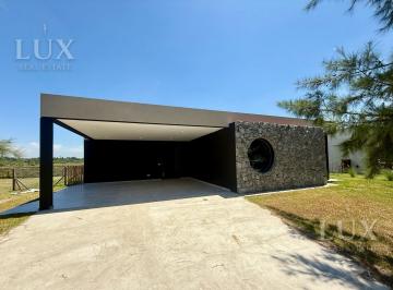 Casa · 197m² · 4 Ambientes · 2 Cocheras · Casa en El Naudir a La Venta