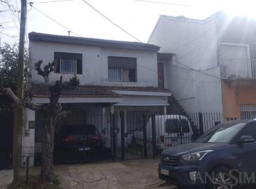 Casa · 215m² · 6 Ambientes · 1 Cochera · Casa - Venta - Martinez