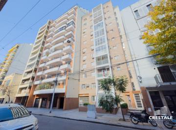 Departamento · 35m² · 2 Ambientes · 1 Cochera · Venta / Permuta - Departamento 1 Dormitorio con Cochera y Balcón Al Norte - Martin, Rosario.