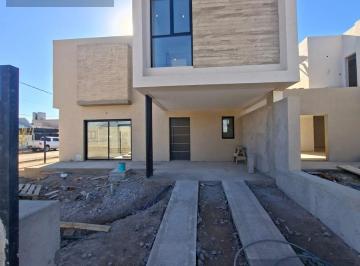 PH · 119m² · 4 Ambientes · Duplex a Estrenar en Venta Barrio Los Plátanos, Cipolletti