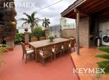 Casa · 179m² · 6 Ambientes · 1 Cochera · Casa 2 Plantas, Ramos Mejia. 6 Ambientes, Amplio Jardin, Terraza con Parrilla y Cochera. Apto Credito