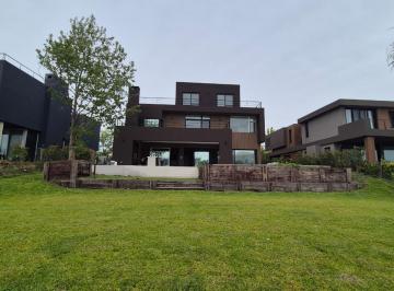 Casa · 500m² · 9 Ambientes · 2 Cocheras · Casa Muy Linda - El Yacht
