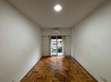 Departamento · 45m² · 2 Ambientes · Alquiler 2 Amb con Balcón y Vista a Plaza Monseñor