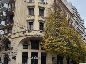 Oficina comercial · 105m² · 6 Ambientes · Oficina de 5 Ambientes en Edificio de Estilo Francés en Tribunales