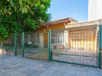 Casa · 210m² · 3 Ambientes · 1 Cochera · Venta Casa 3 Ambientes Moron