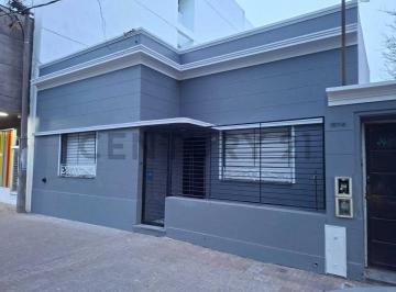 PH · 82m² · 3 Ambientes · Venta Casa Tipo PH Frente Al Parque Saavedra
