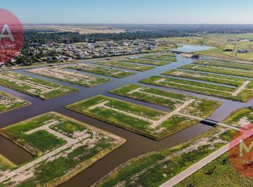 Terreno · 500m² · Terreno 500 m² en Barrio Cerrado - Funes Lakes - Funes | Venta