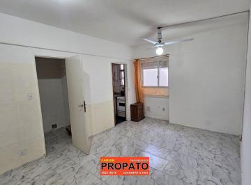 Departamento de 1 ambiente, Balvanera · Departamento Monoambiente Interno Luminoso con Cocina Separada y Baño Completo!