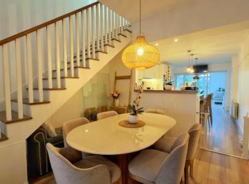 Casa · 322m² · 6 Ambientes · 2 Cocheras · Venta de Casa 5 Ambientes en Barrio Chauvin