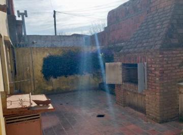 Casa · 211m² · 5 Ambientes · Casa en Venta - 3 Dorm. - Locales - Mar del Plata