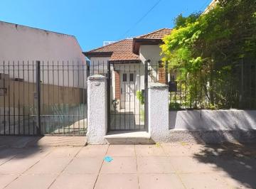 Casa · 128m² · 4 Ambientes · Venta Casa 4 Amb en Devoto a Refaccionar!