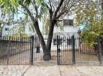 Bodega-Galpón · 317m² · 2 Ambientes · 4 Cocheras · Venta Galpón con 2 Departamentos y Parque | 487 m² Totales | Apto Industria y Depósito