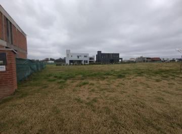 Terreno · 651m² · Lote en Venta B° Village Plaza