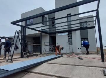 Casa · 250m² · 3 Dormitorios · Casa Premium en Docta