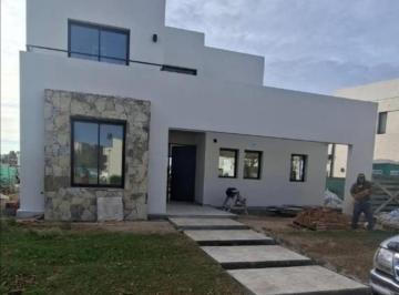 Casa · 154m² · 5 Ambientes · 2 Cocheras · San Pablo | Venta | Casa a Estrenar con Vista Abierta a Espacio Verde y Losa Radiante