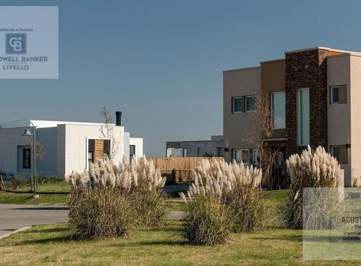 Terreno · 610m²