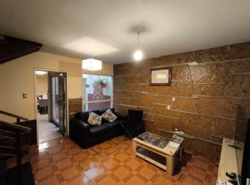 Casa de 8 ambientes, Córdoba · Casa en Venta - Cuatro Dorm.