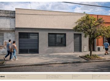 Casa · 189m² · 3 Ambientes · 1 Cochera · Casa en Venta con Proyecto de Contrucción. a Estrenar. 2 Dorm. Patio. Cochera. Pleno Centro Campana