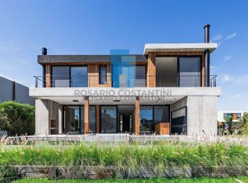 Casa · 489m² · 11 Ambientes · 2 Cocheras · Casa en El Yacht