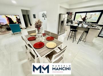 Casa · 190m² · 4 Ambientes · 4 Cocheras · Venta Casa Lagos de Canning 4 Ambientes