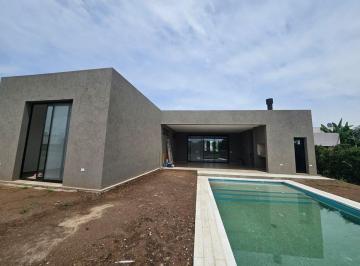 Casa · 200m² · 4 Ambientes · 2 Cocheras · Venta Casa 4 Amb - Barrio Santa Elena - Pilar del Este