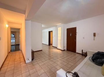 Departamento · 77m² · 4 Ambientes · Departamento en Venta de 2 Dorm. con Balcon Al Frente y Patio de Uso Exclusivo - Apto Credito