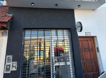 Local comercial de 1 ambiente, Lomas de Zamora · Local en Alquiler con Vidriera, Persiana Abierta