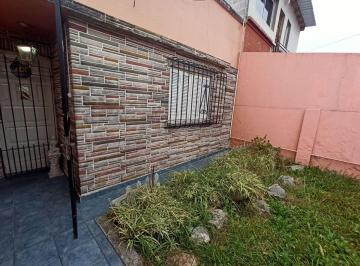 PH de 3 ambientes, Lanús · Alquiler Casa Tipo P. H. Al Frente