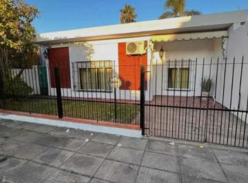 Casa · 90m² · 3 Ambientes · Casa en Venta - 2 Dorm. 1 Baño - Cochera - 200 m² - Ituzaingó