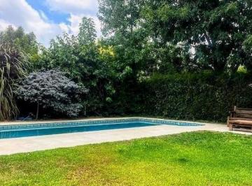 Casa · 252m² · 5 Ambientes · 4 Cocheras · Casa en Alquiler por un Año Amoblada. Barrio San Isidro Labrador