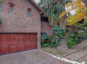 Casa · 236m² · 4 Ambientes · 3 Cocheras · Casa 4 Amb en Barrio La Merced