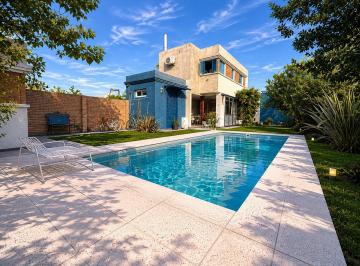 Casa · 160m² · 5 Ambientes · 2 Cocheras · Venta Casa 2 Dorm. con Pileta en Tds1, Roldan
