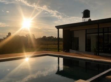 Casa · 60m² · 2 Ambientes · 1 Cochera · Casaquinta en Brandsen