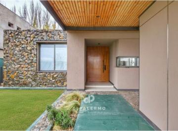 Casa de 5 ambientes, Mayor Drummond · Casa en Venta en Barrio Privado Pueblo Malbec - 2 Hab - 2 Baños - 2 Cocheras - Piscina - 1 Planta