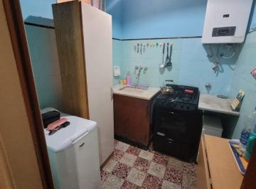 Departamento de 2 ambientes, Barracas · Departamento Tipo Casa - 1° Piso por Escalera