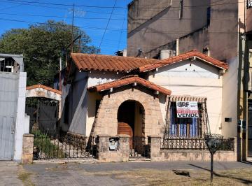 Casa · 70m² · 3 Ambientes · 2 Cocheras · Casa en Venta en Villa Domínico
