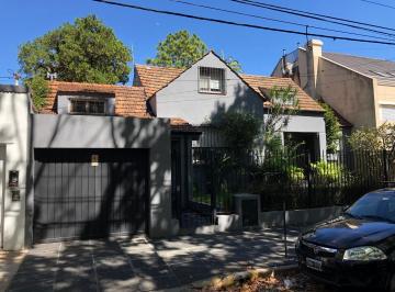 Casa · 330m² · 5 Ambientes · 2 Cocheras · Imponente Chalet Sobre Doble Lote en El Bajo de Vte Lopez