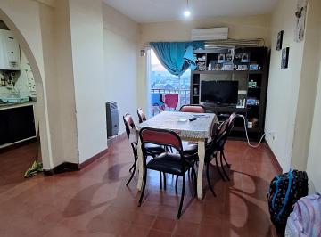 Departamento en Venta de 4 ambientes San Martín · Excelente Dpto en La Mejor Zona de B° San Martin! a 1 Cuadra Bv. Los Granaderos!