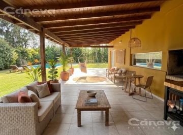 Casa · 203m² · 6 Ambientes · La Montura Pilar, Jardín, Galería y Parrilla. 4 Dorm. Dependencia